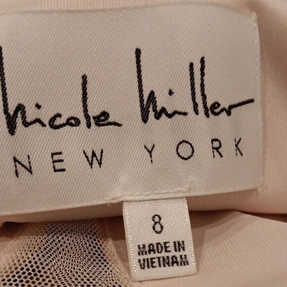 Nicole Miller Soft Blush Dress With RIbbon Embroidery Applique.Old Money.Elegant - Picture 13 of 16